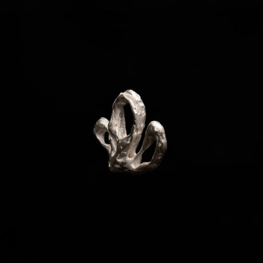 G12 (The Intertwined Form Pendant)