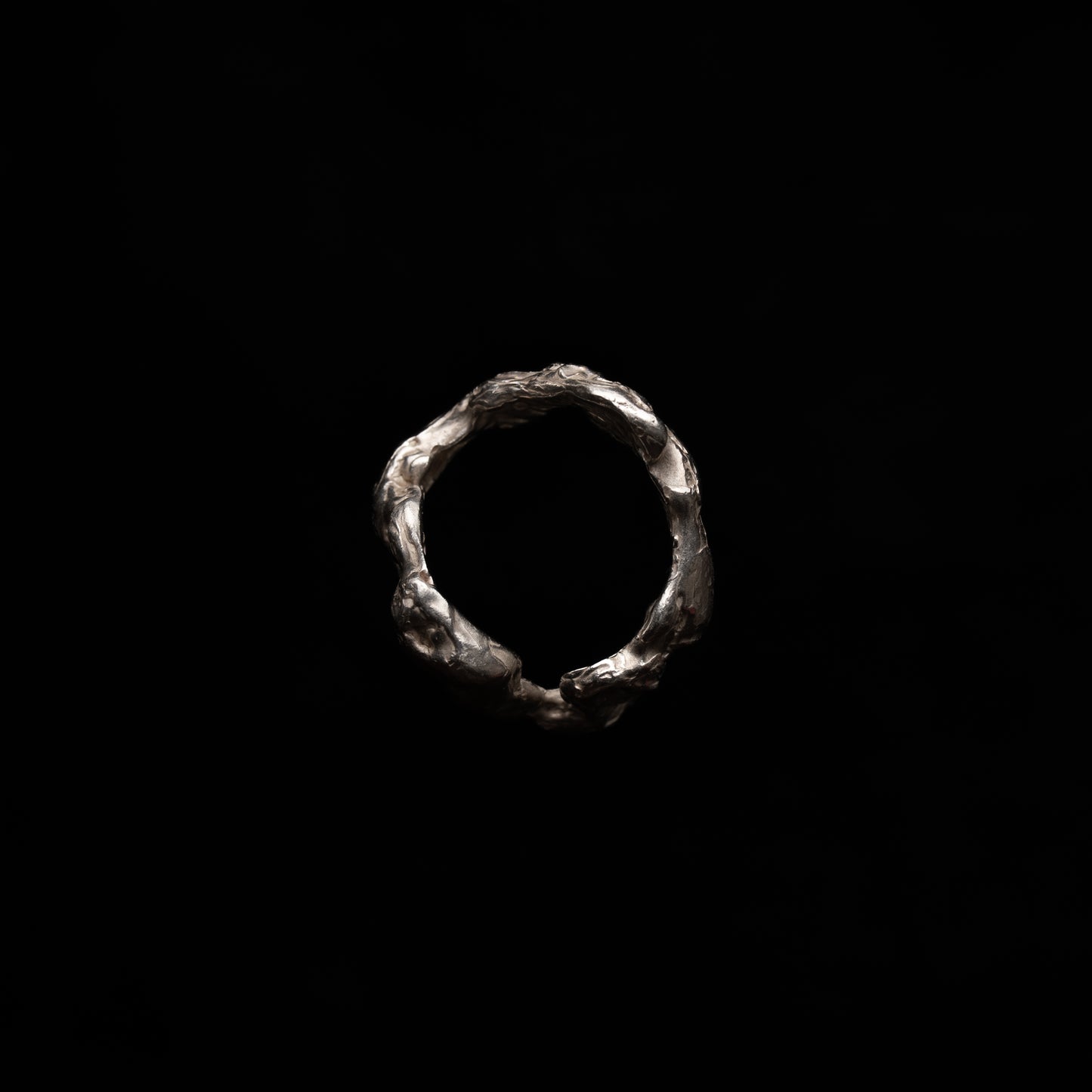 C07 (The Tides & Crests Ring)