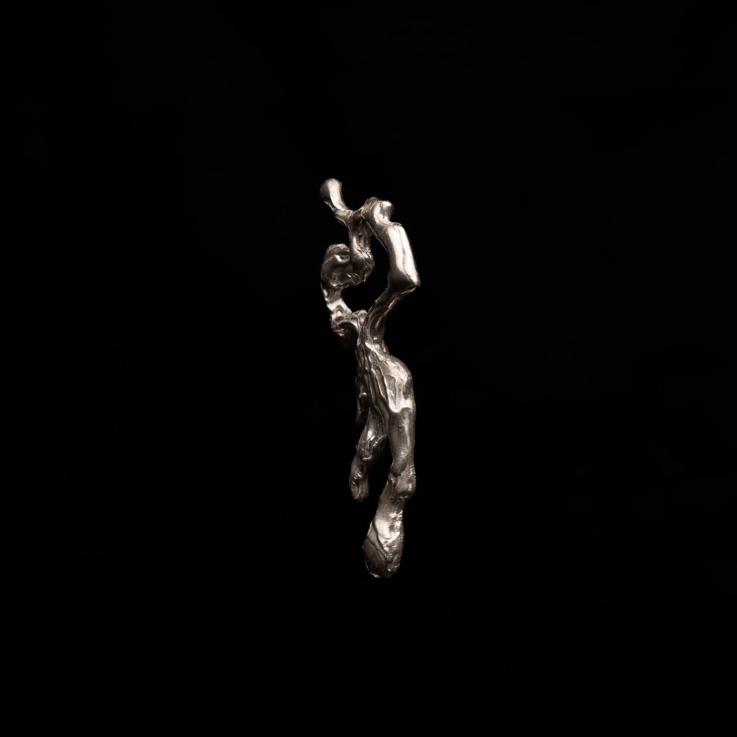 G01 (The Verdant Tendril Pendant)