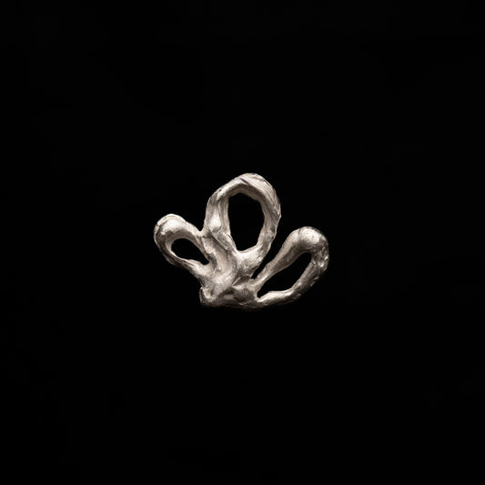 G12 (The Intertwined Form Pendant)