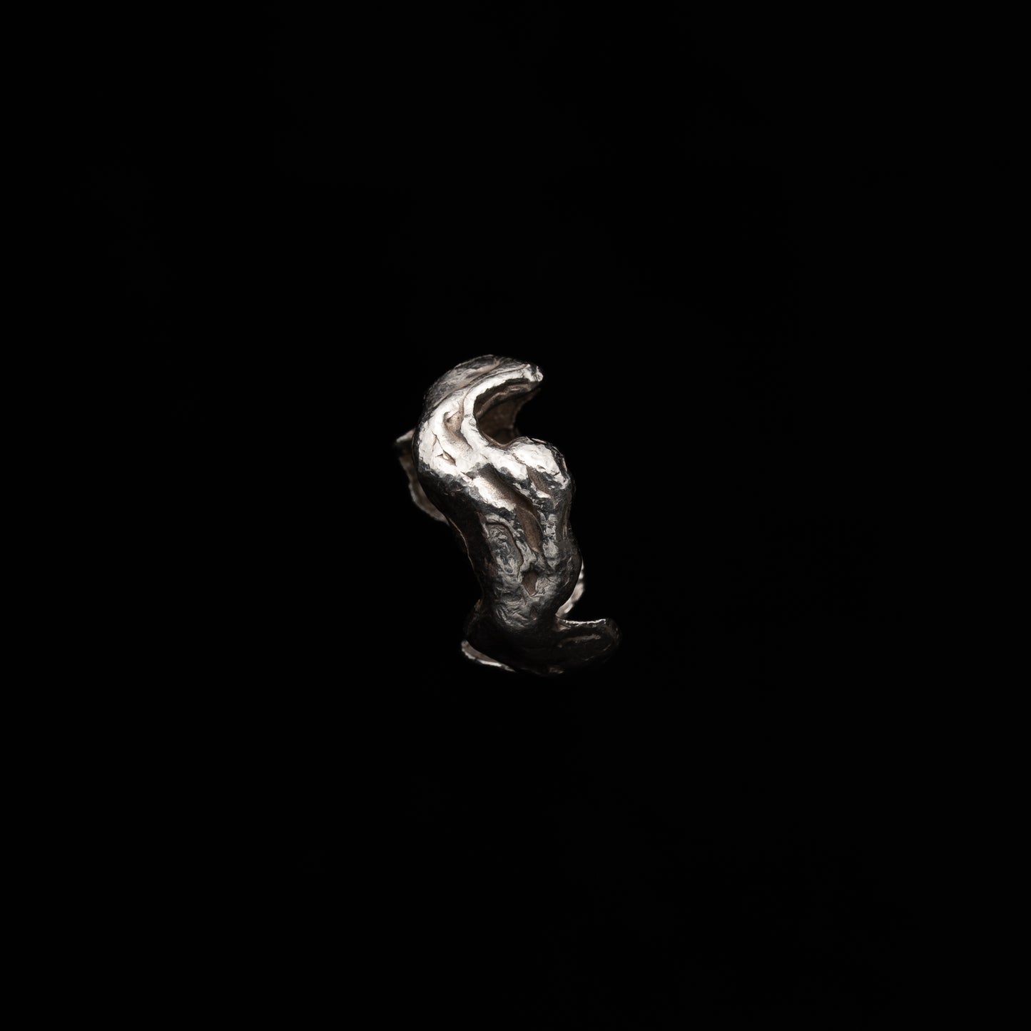 R66 (The Asymmetric Arc Ring)