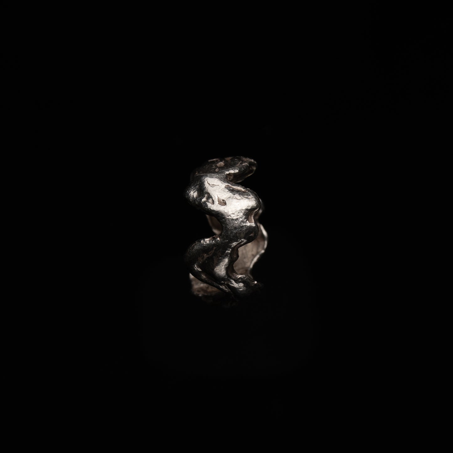 R66 (The Asymmetric Arc Ring)