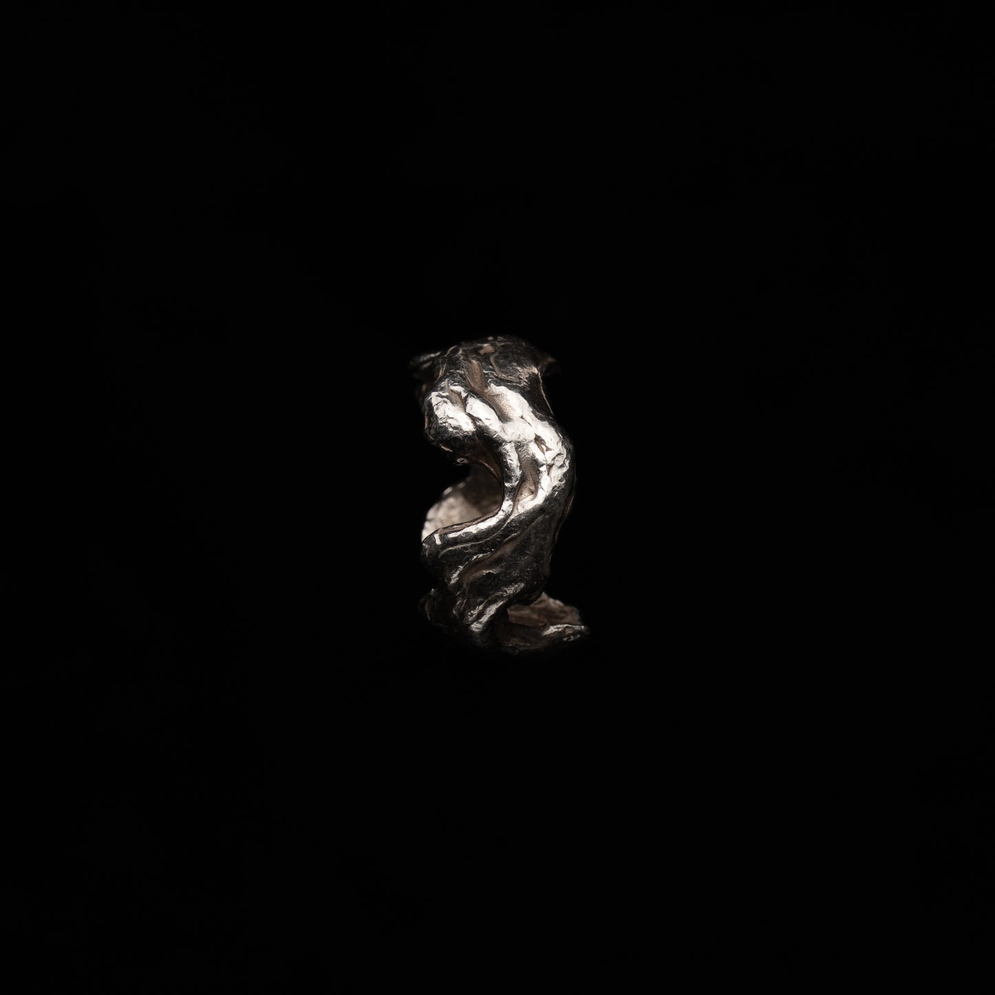 R66 (The Asymmetric Arc Ring)